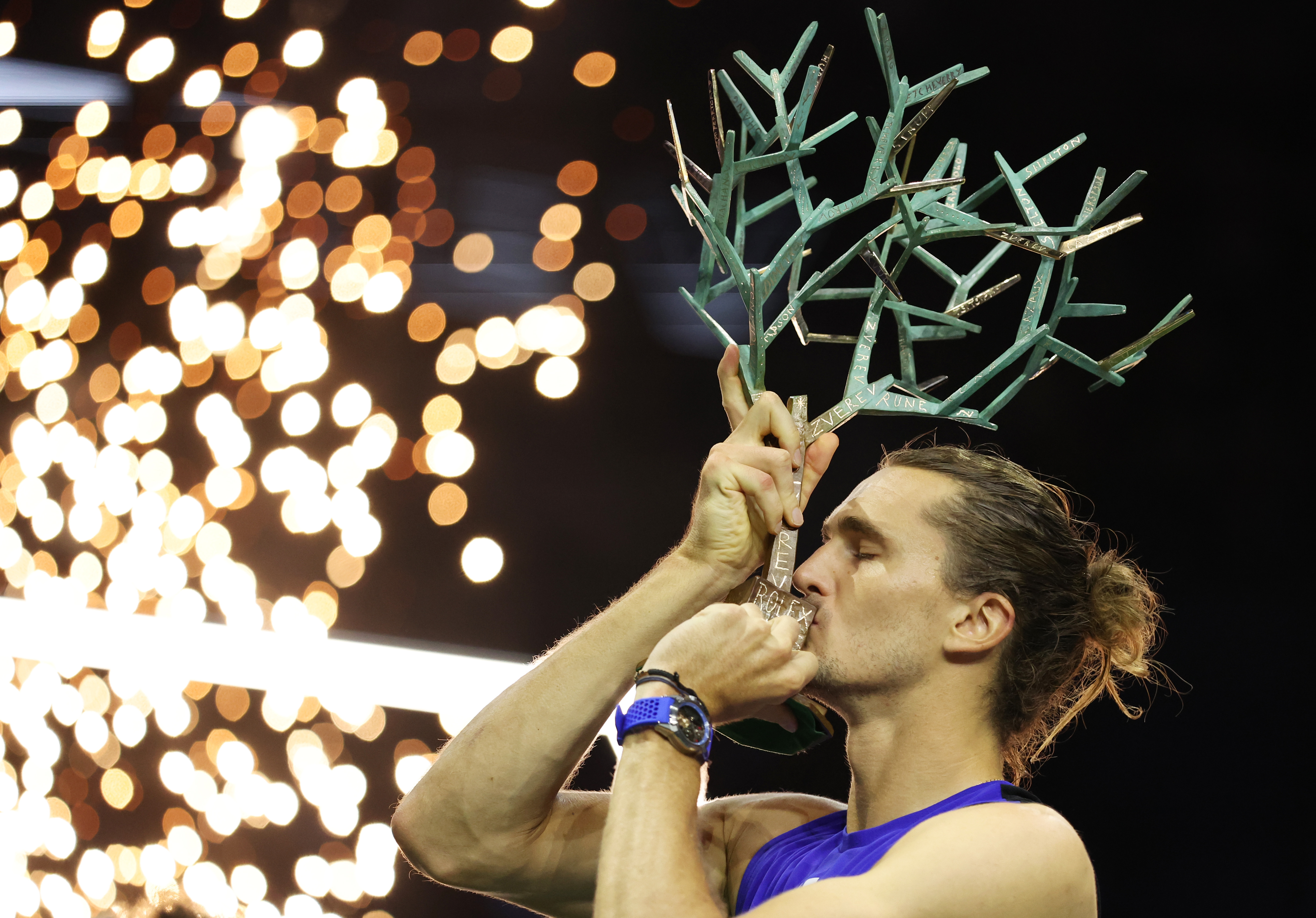 关于法国网球队完胜英国网球队,兹维列夫制霸全场的信息 关于法国网球队完胜英国网球队,兹维列夫制霸全场的信息