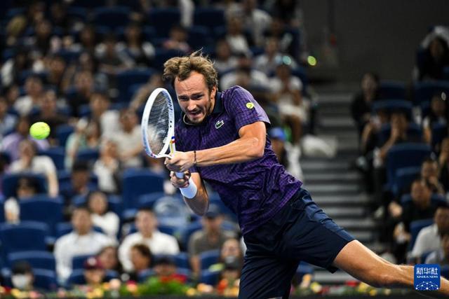 日本网球队翻盘西班牙网球队,梅德韦杰夫送出助攻的简单介绍 日本网球队翻盘西班牙网球队,梅德韦杰夫送出助攻的简单介绍