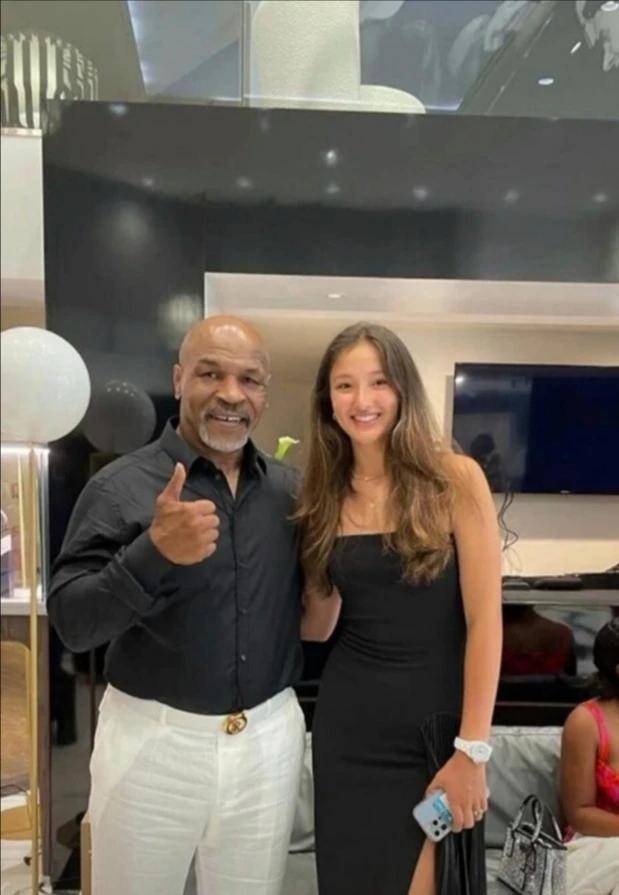 开云体育在线-包含菲律宾拳击名将凭借实力夺冠，霸气登场的词条