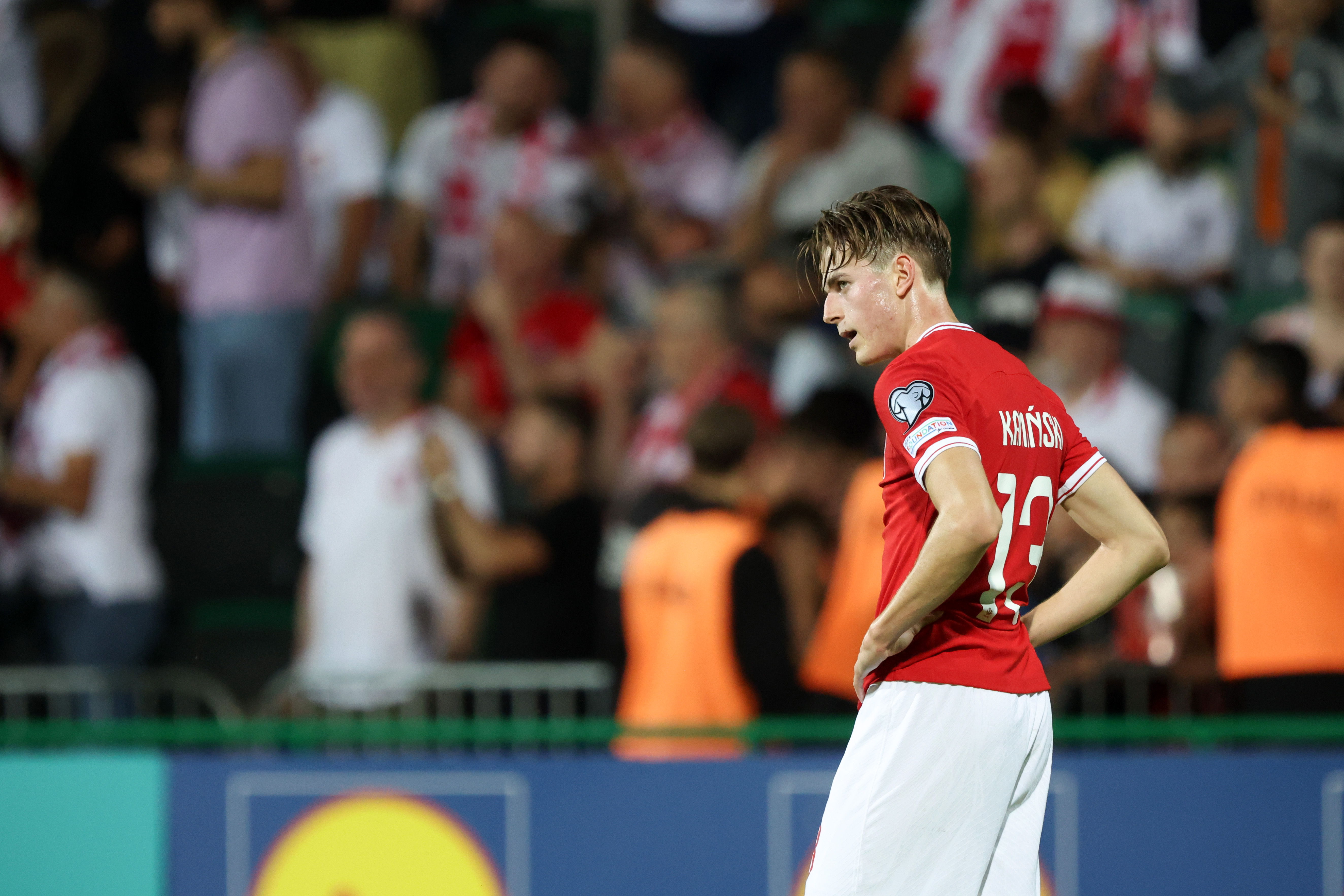 开云足球直播-波兰队全面溃败，遗憾离开比赛