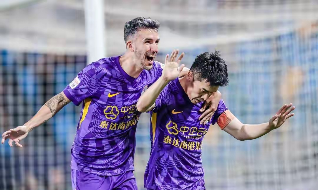 对手失误连连，球队顺利击败