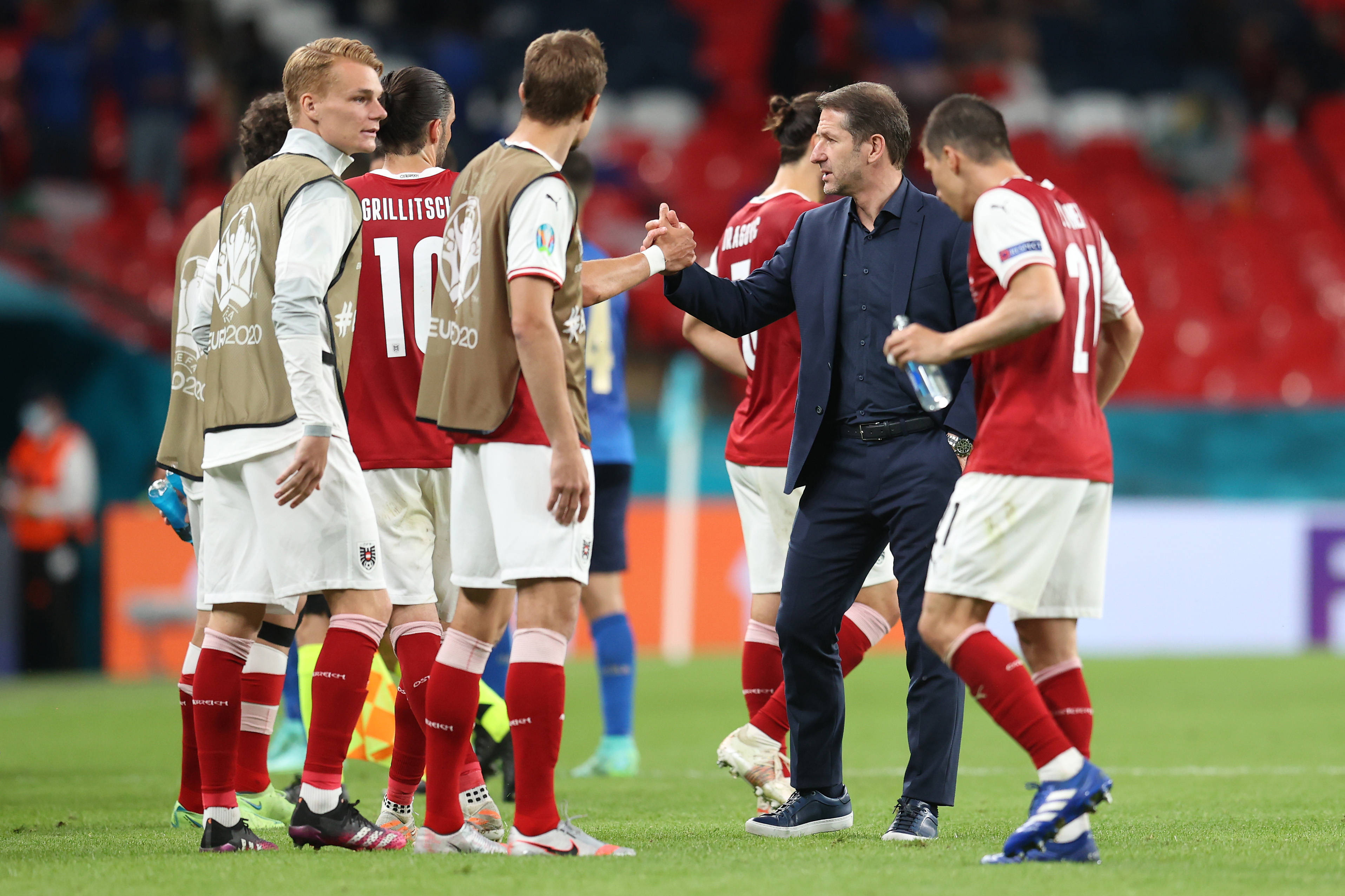 开云体育官方网站-包含欧国联比赛：场面激烈，胜利欲望强烈的词条