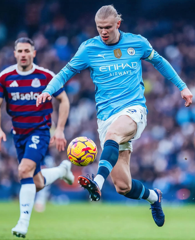 包含曼城中场控球优势明显，传控比例高达%的词条