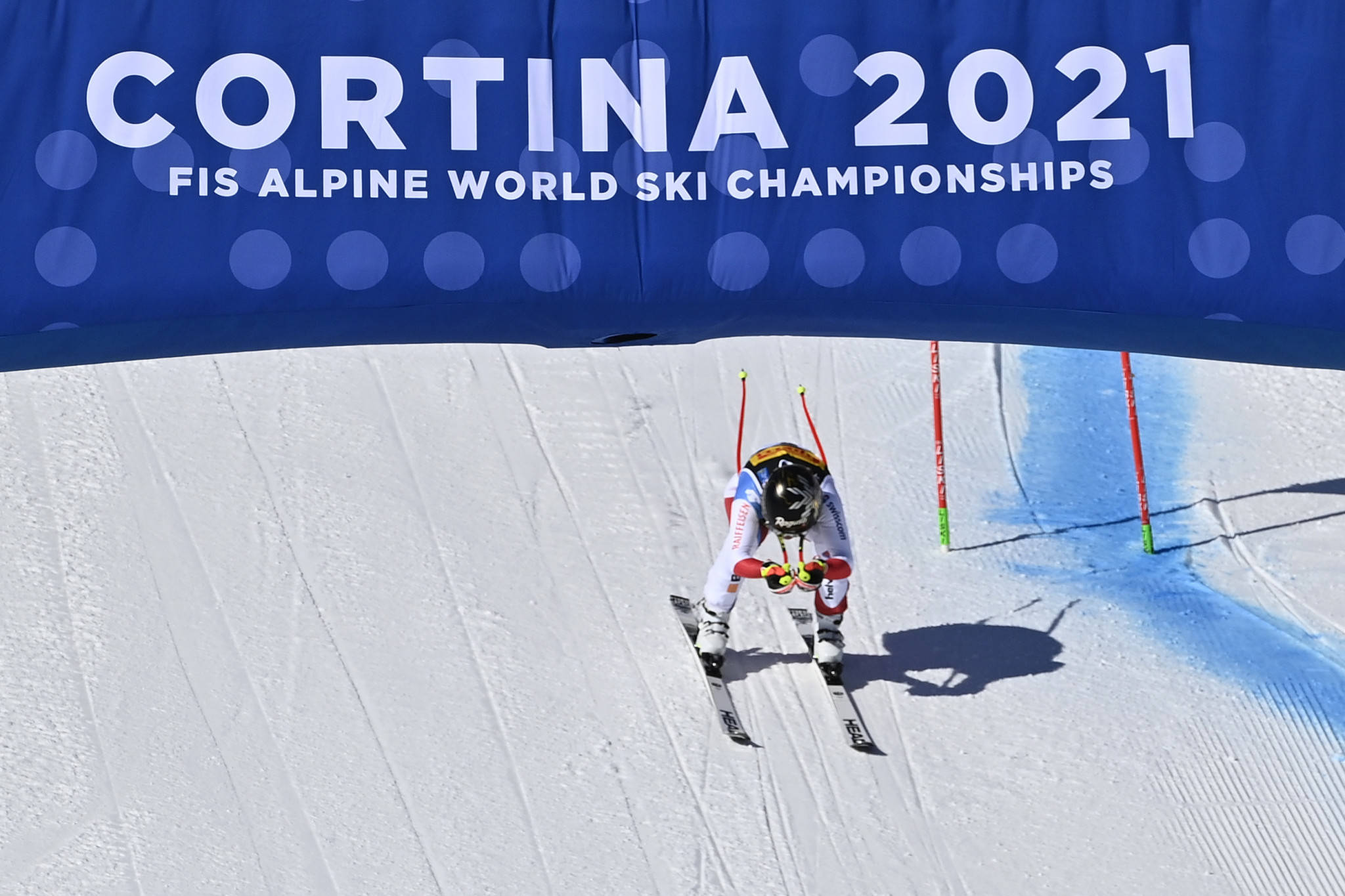 奥地利选手在滑雪比赛中夺冠