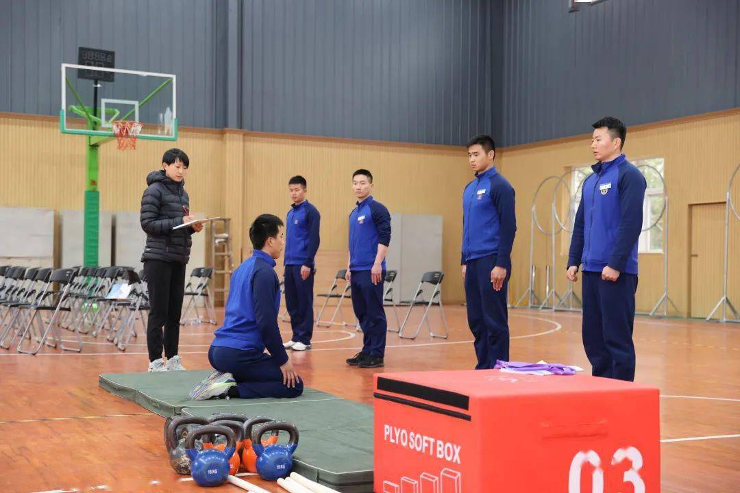 关于维也纳体能教练认真备战周中战事的信息