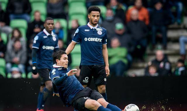 图卢兹队球员技惊四座，领先对手一筹