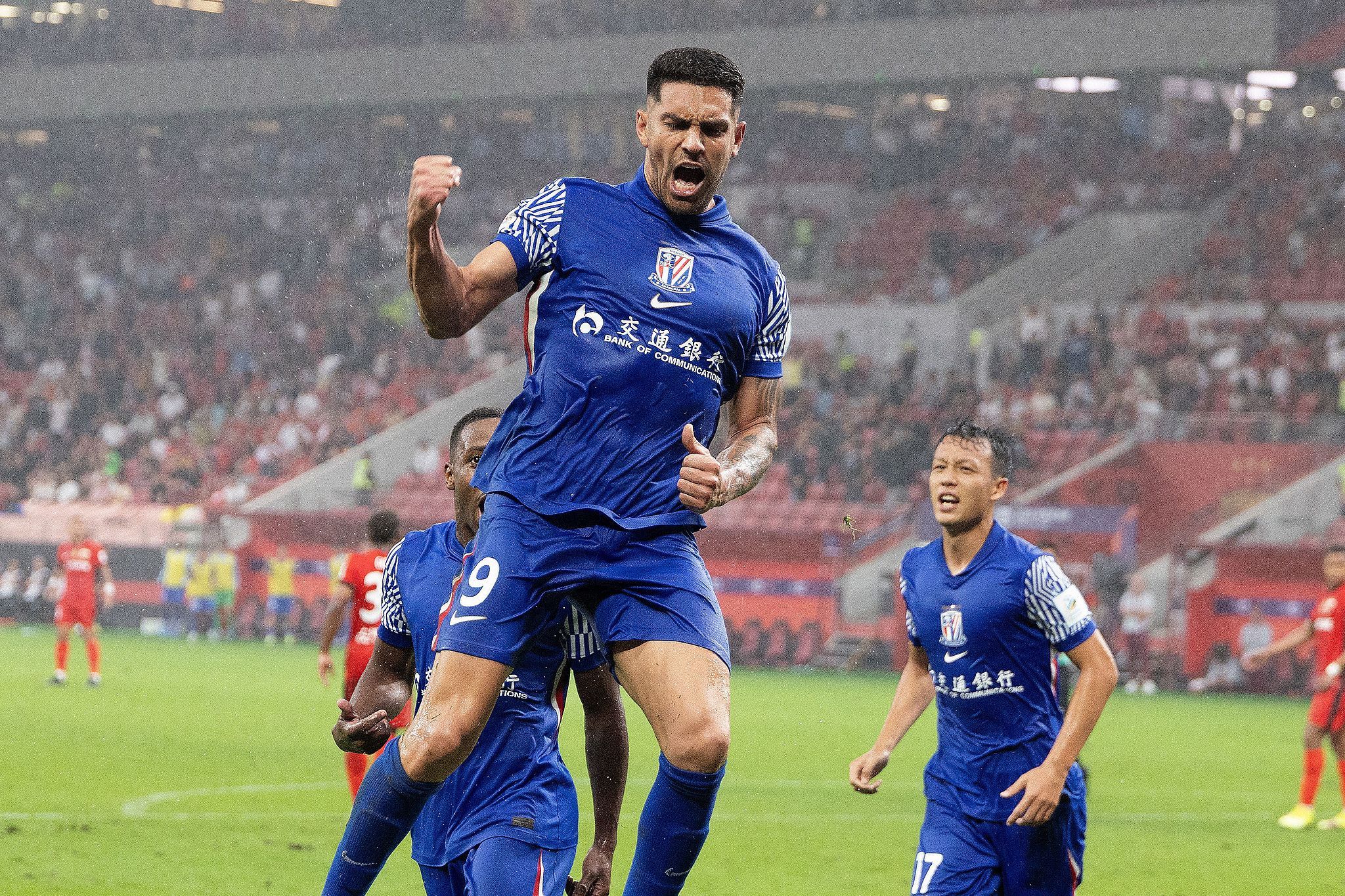 上海申花主场不敌对手，积分难攀的简单介绍