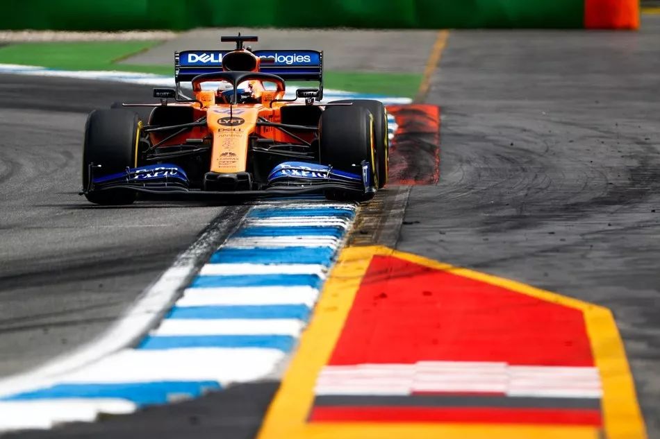 开云体育官方网站-包含红牛二队鏖战哈斯车队，汉密尔顿状态火热的词条