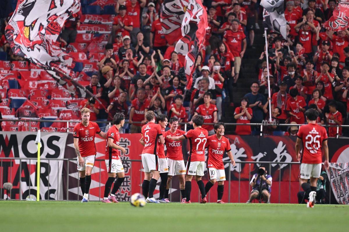 开云体育app-巴萨横扫希腊，凯恩扛起全队