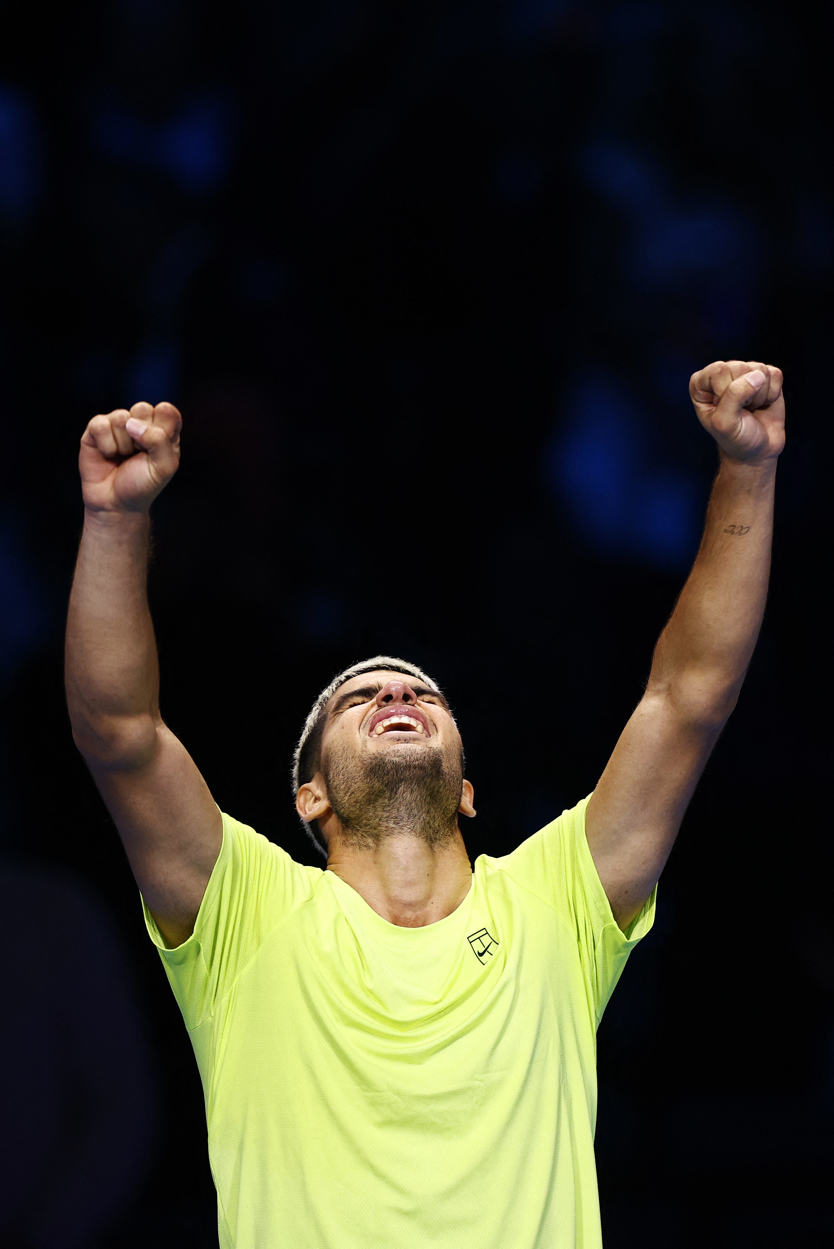 包含美网逆转ATP总决赛，阿尔卡拉斯惊艳四座的词条