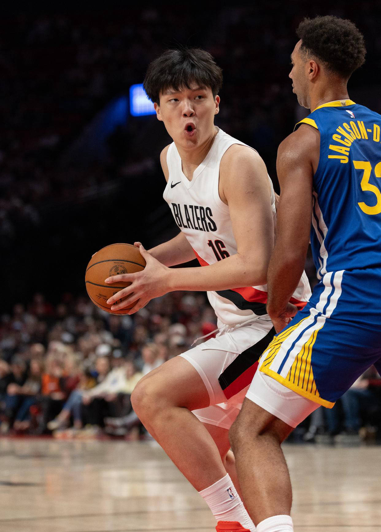 篮网轻取湖人，周琦带队取胜