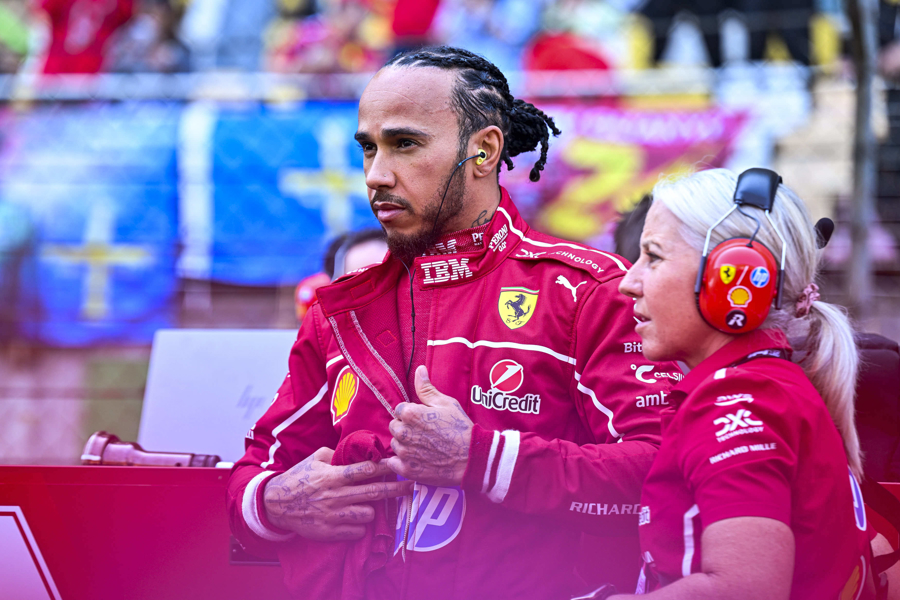 开云体育在线-雷诺车队力克红牛车队，汉密尔顿惊艳四座的简单介绍