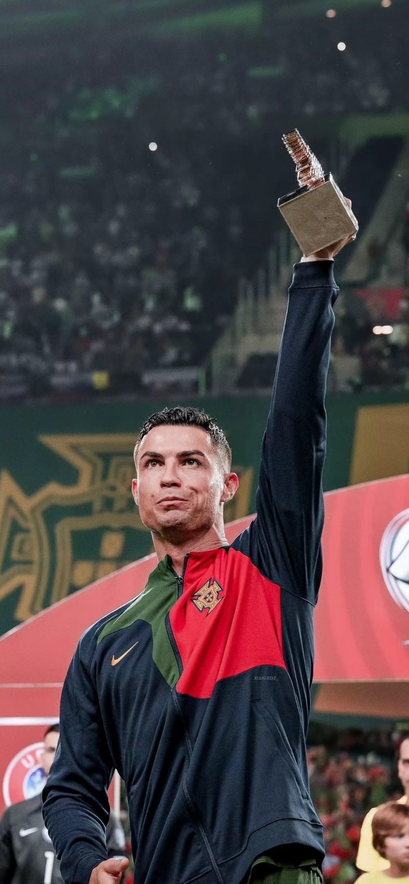 开云平台-包含葡萄牙队完胜英格兰队，张继科高光表现的词条