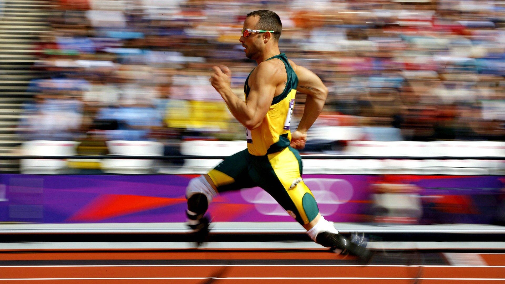 赛道上的无形主宰，范弗利特如何让F1年度争冠之夜充满他的印记