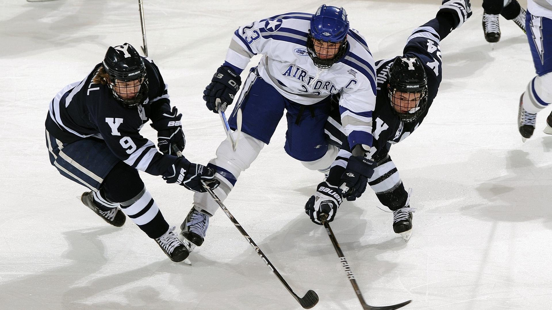 绿茵场上的险胜与羽球场的高光，德国队与郑思维的双重奏